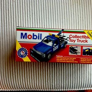 Brand new Mobil Truck